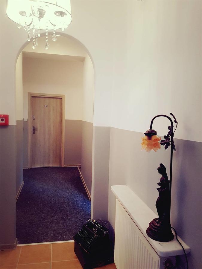 Moonriver Inn Varsovia Exterior foto