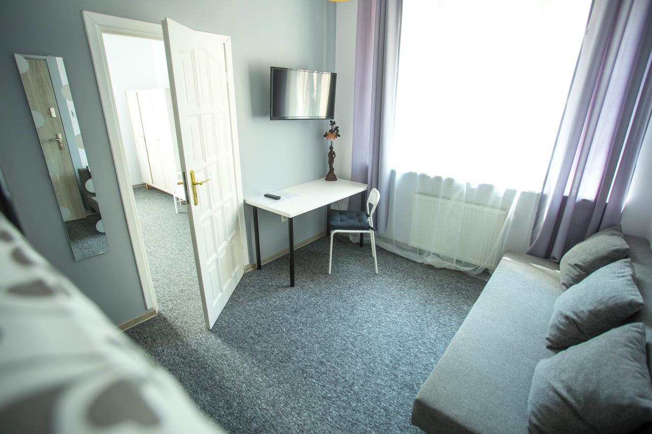 Moonriver Inn Varsovia Exterior foto