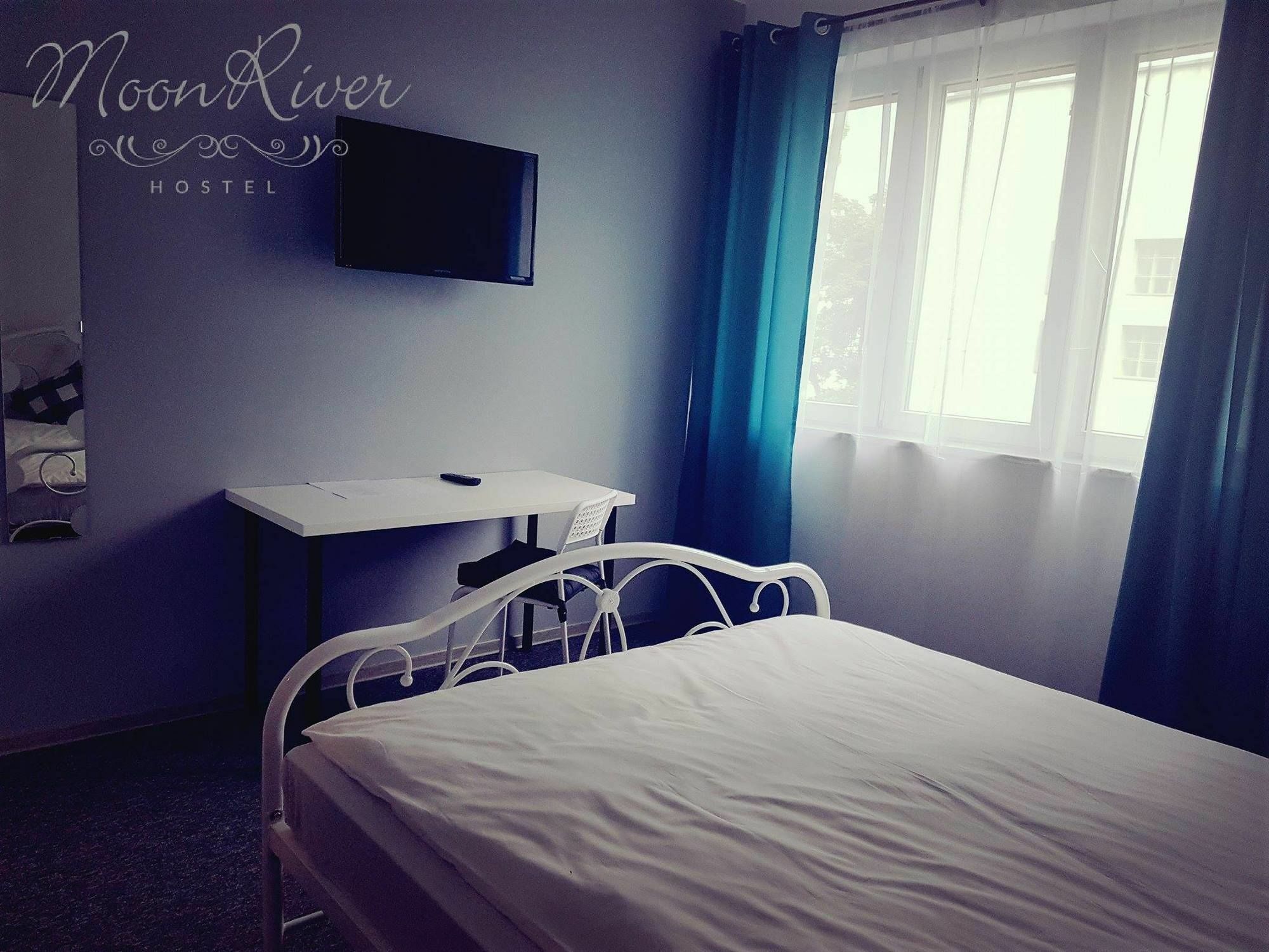 Moonriver Inn Varsovia Exterior foto