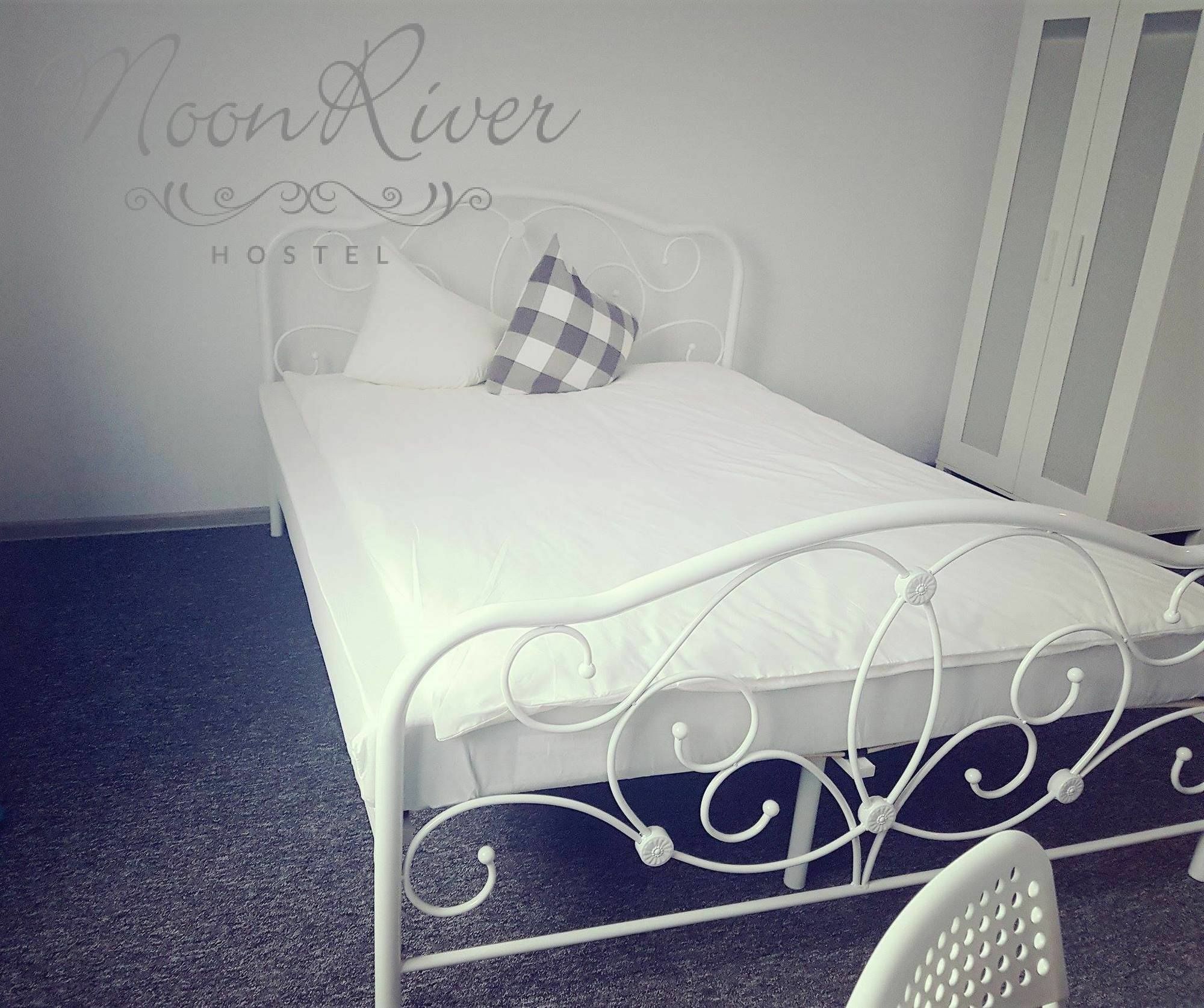 Moonriver Inn Varsovia Exterior foto