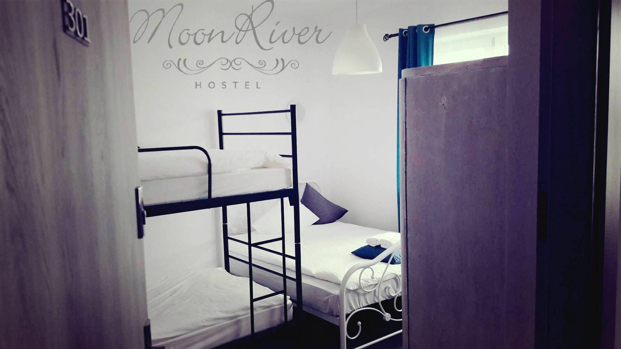 Moonriver Inn Varsovia Exterior foto
