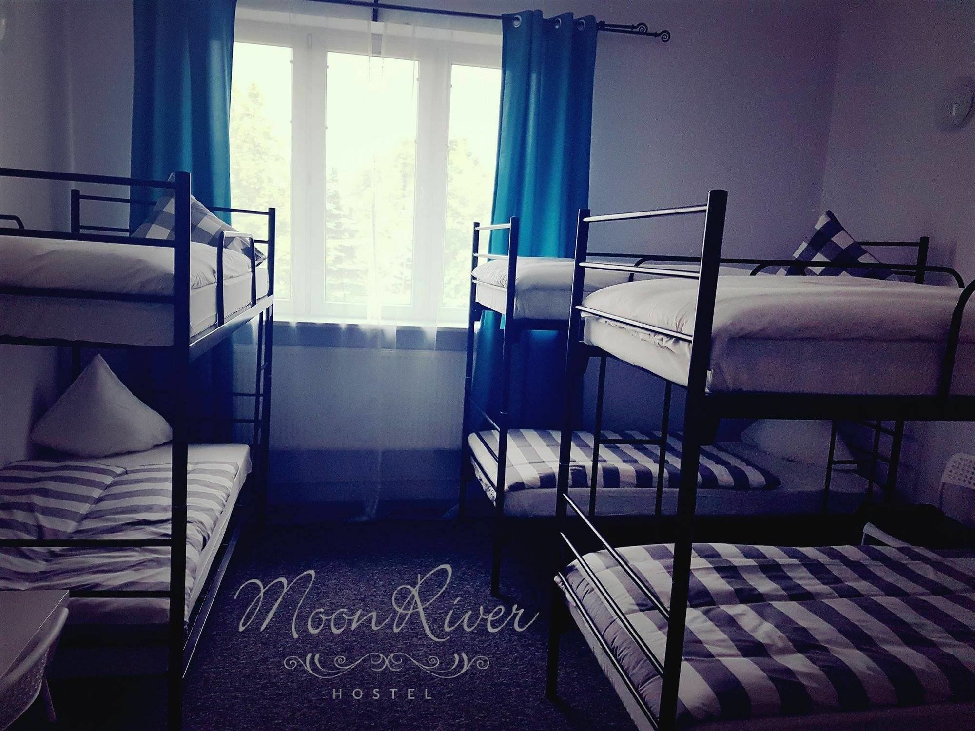 Moonriver Inn Varsovia Exterior foto